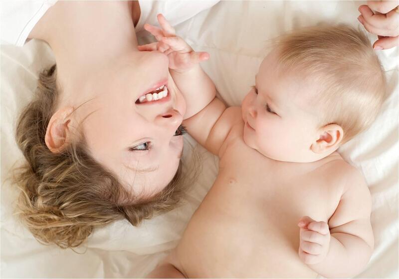 Bí quyết dưỡng da sau sinh cho các bà mẹ - Sau khi sinh con, chị em phụ nữ luôn phải đối mặt với nhiều vấn đề về sức khỏe, đặc biệt là vấn đề về da. Việc thay đổi lớn về cơ thể và hormon trong thai kỳ và sau khi sinh có thể gây ra sự suy giảm của da, để lại những vết sẹo, sạm da, khô da, nếp nhăn và chảy xệ. Vì vậy, việc chăm sóc da sau sinh là rất quan trọng để phục hồi da sau quá trình sinh sản. Trong bài viết này, chúng tôi sẽ cung cấp cho bạn những thông tin hữu ích về cách dưỡng da sau sinh.